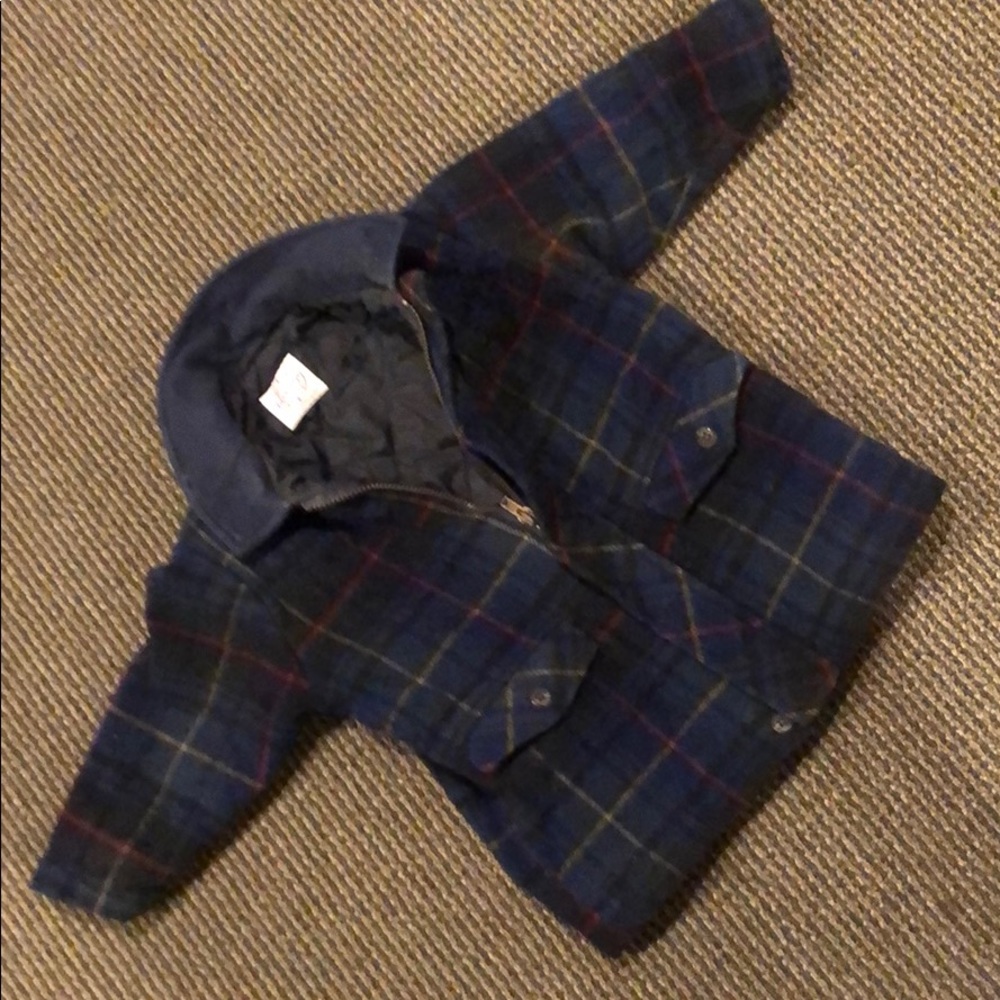 Boys wool and nylon coat. Soft collar.